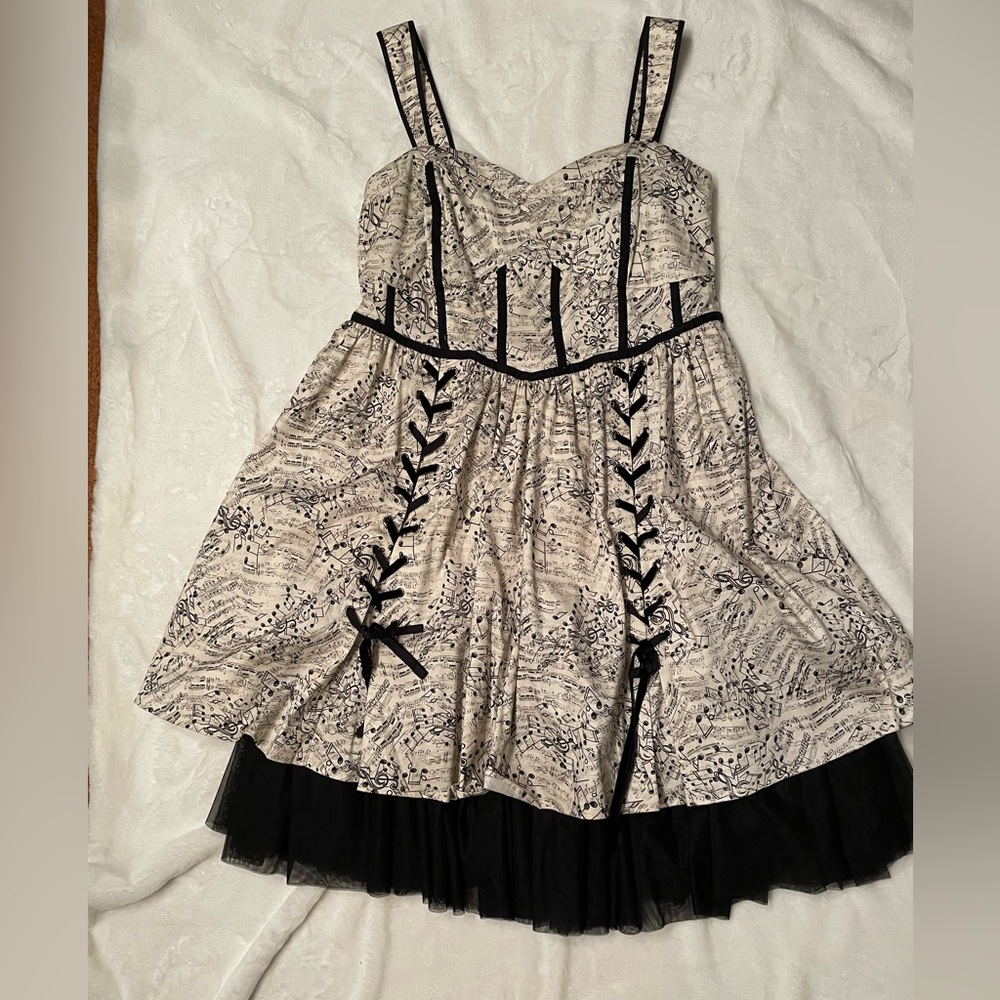 Hot Topic Black and White Patterned Dress